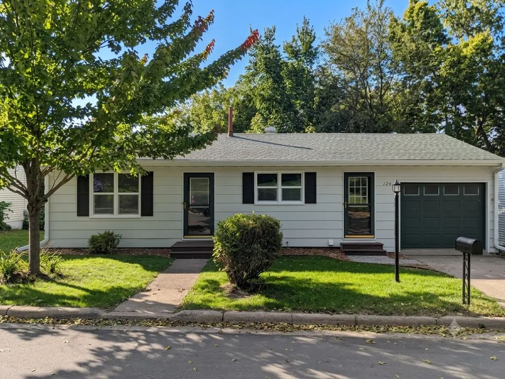 124 N 3rd Street, Le Sueur