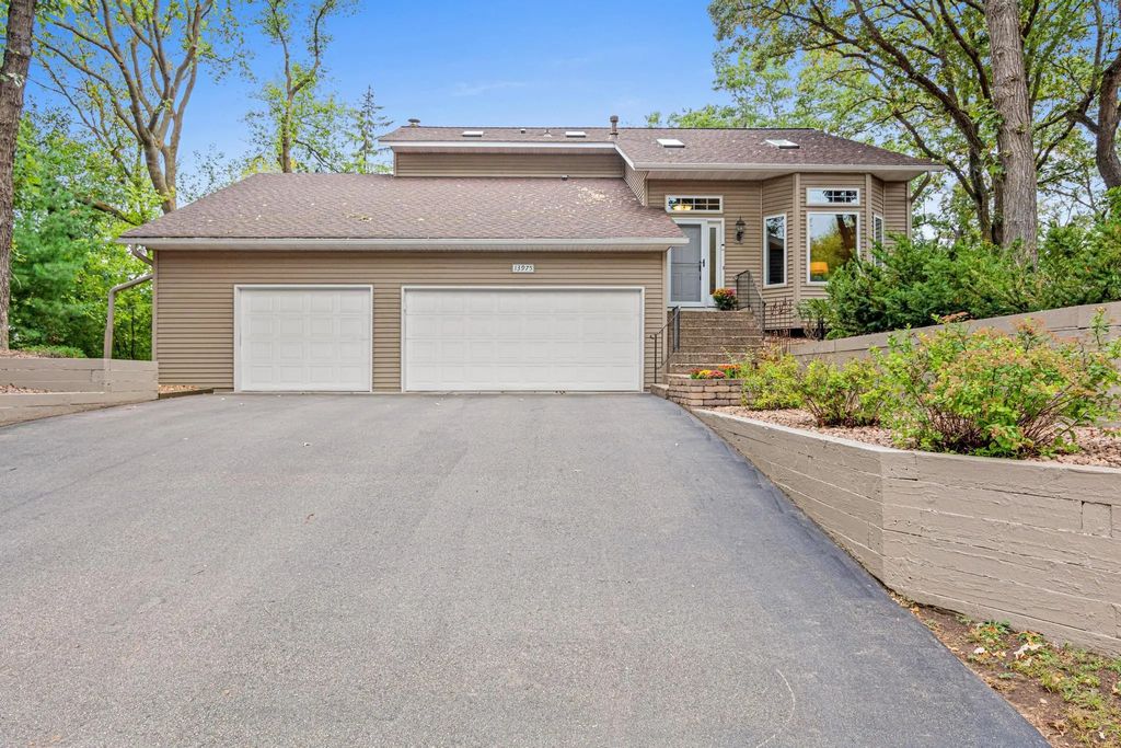 13975 Granada Court, Apple Valley