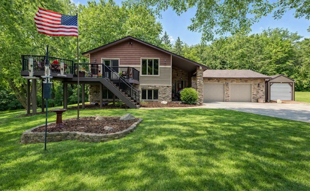 22710 Pinto Lane, Lakeville