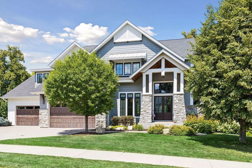 736 Woodland Hill Court, Medina