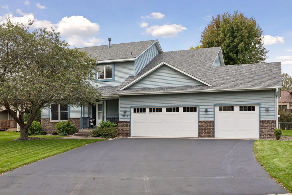 9119 Nantwick Ridge, Brooklyn Park