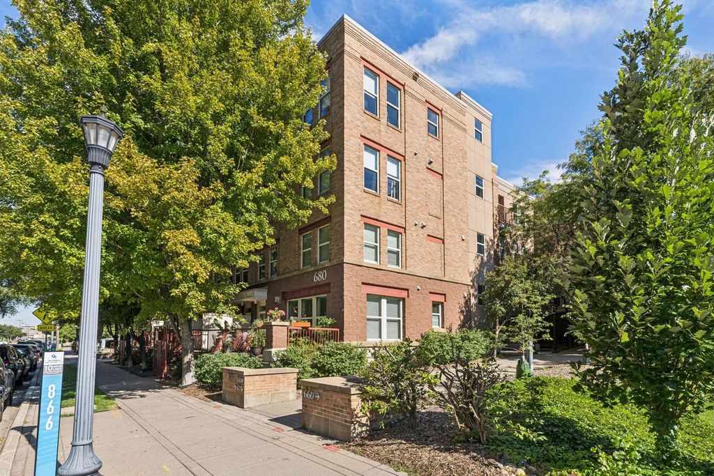 680 N 2nd Street 401, Minneapolis