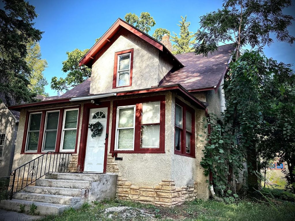 2650 Irving Avenue N, Minneapolis
