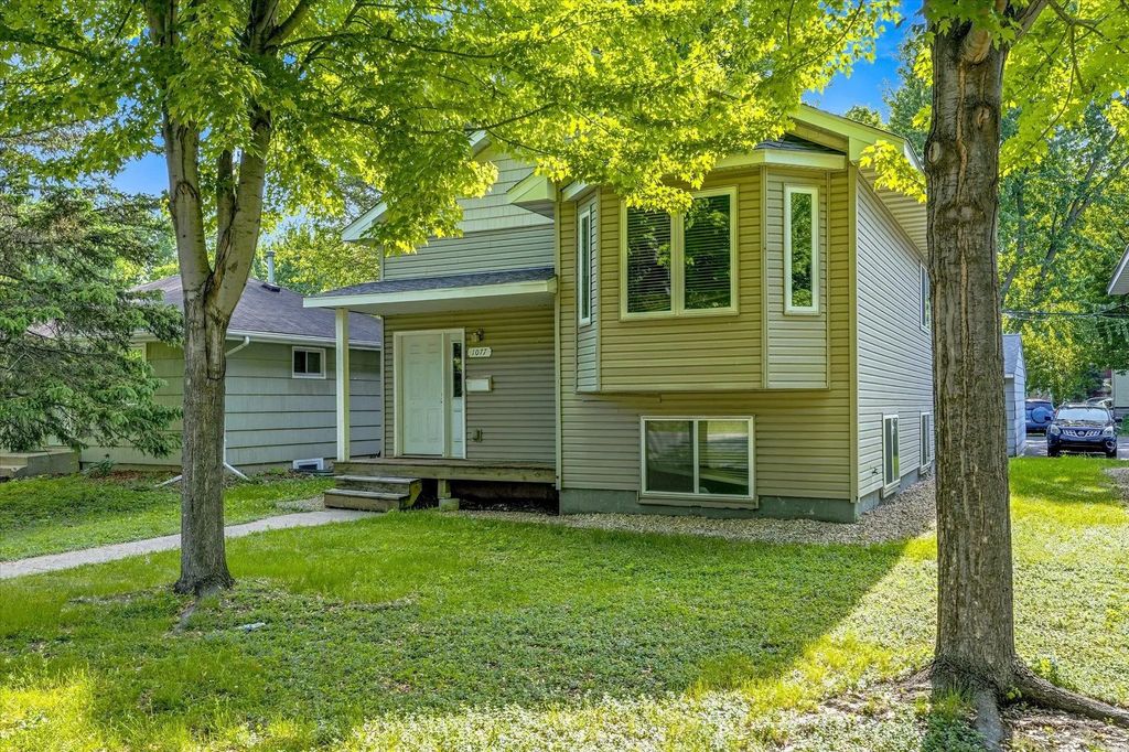 1077 26th Avenue Se, Minneapolis