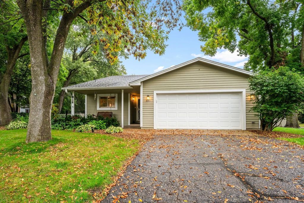 631 Bighorn Drive, Chanhassen