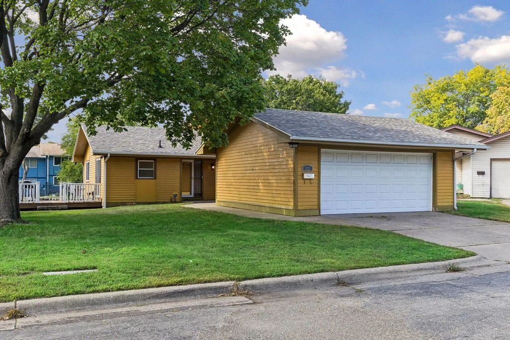 521 Central Avenue W, Saint Paul
