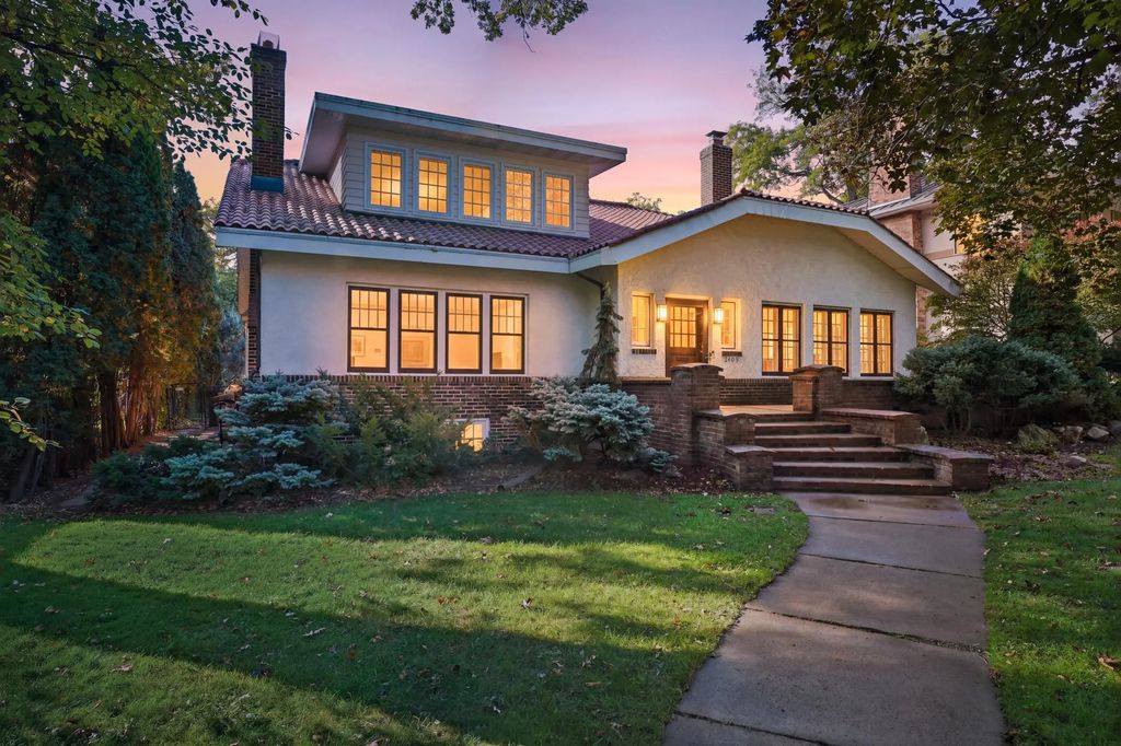 2409 W 22nd Street, Minneapolis