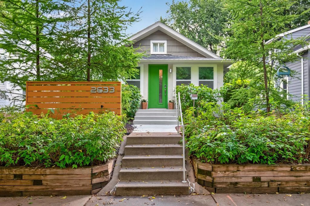 2633 35th Avenue S, Minneapolis
