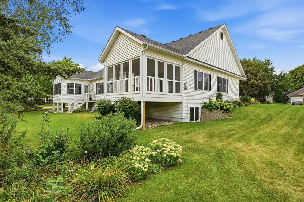 802 Saint Lawrence Drive, Northfield