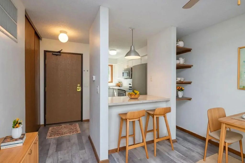 353 Belvidere Street E 353b, Saint Paul