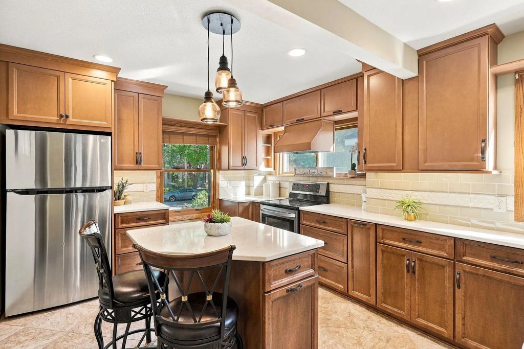 5216 33rd Avenue S, Minneapolis
