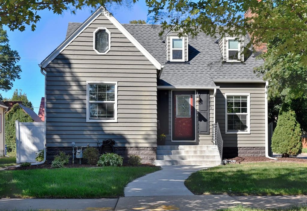 755 Cottage Avenue E, Saint Paul