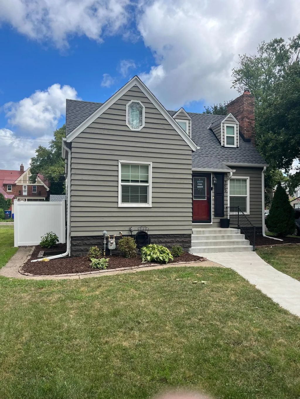 755 Cottage Avenue E, St Paul