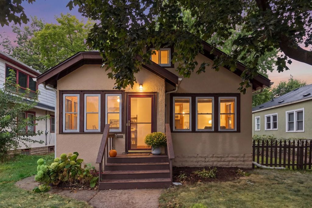3821 29th Avenue S, Minneapolis