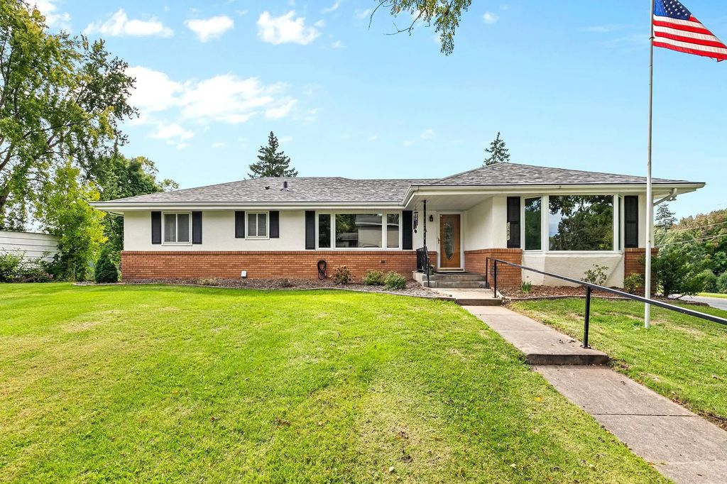 13881 90th Avenue N, Maple Grove