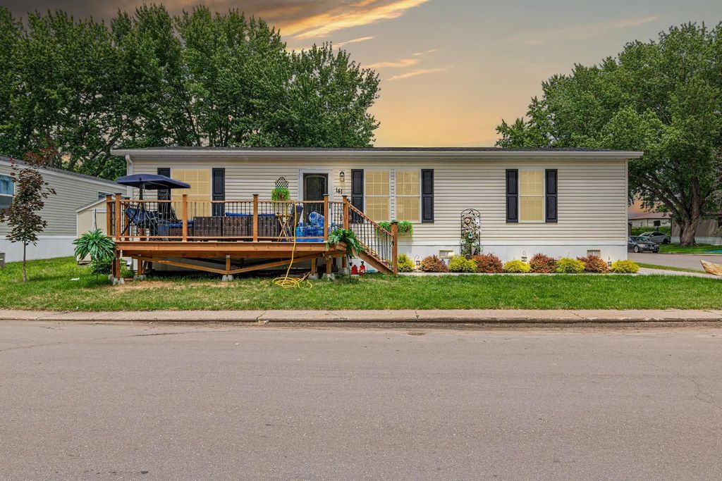 18164 Hwy 65 Ne 141, East Bethel