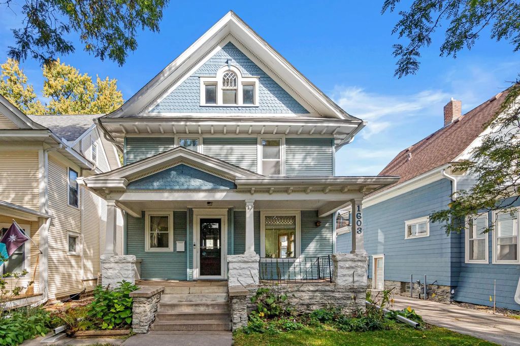 1603 Laurel Avenue, Saint Paul