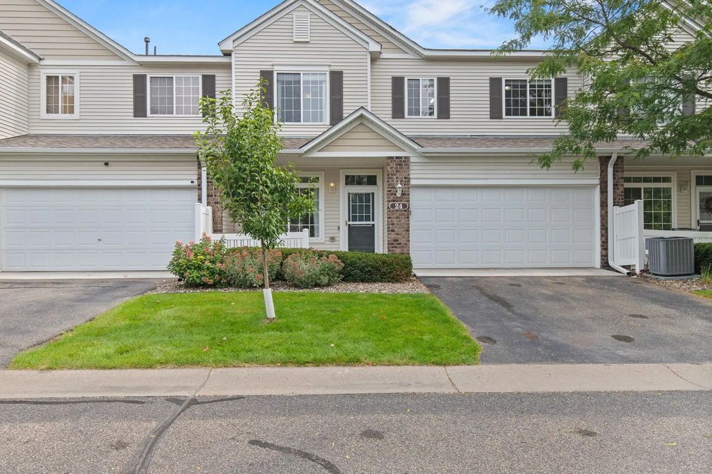 24 River Woods Drive W, Saint Paul Park