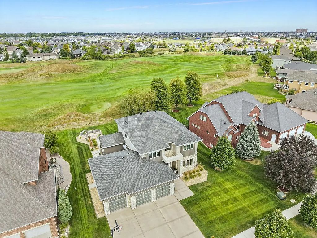 4345 Beach Lane S, Fargo