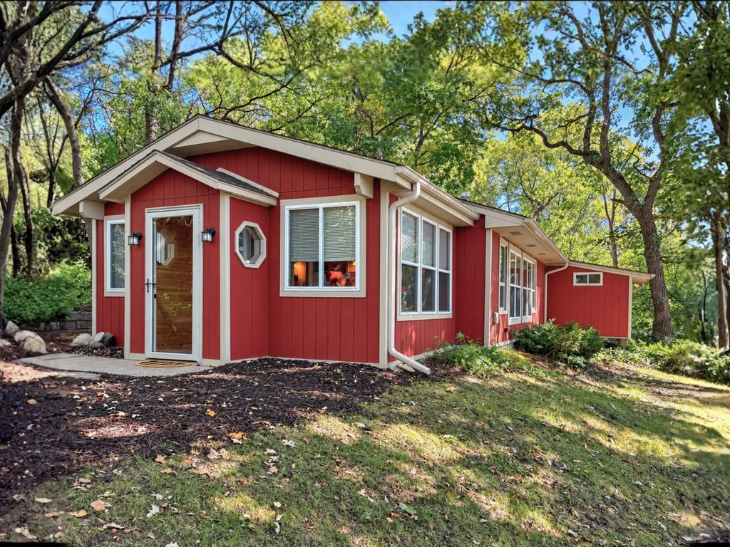 28640 226th Street, Underwood