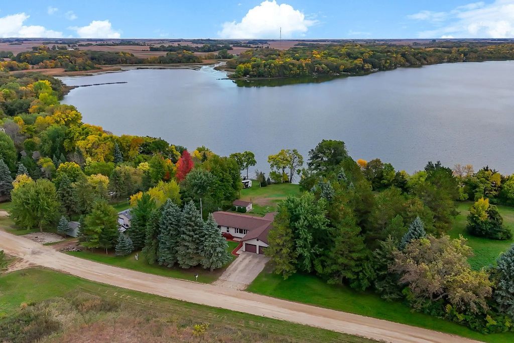 58239 222nd Street, Litchfield