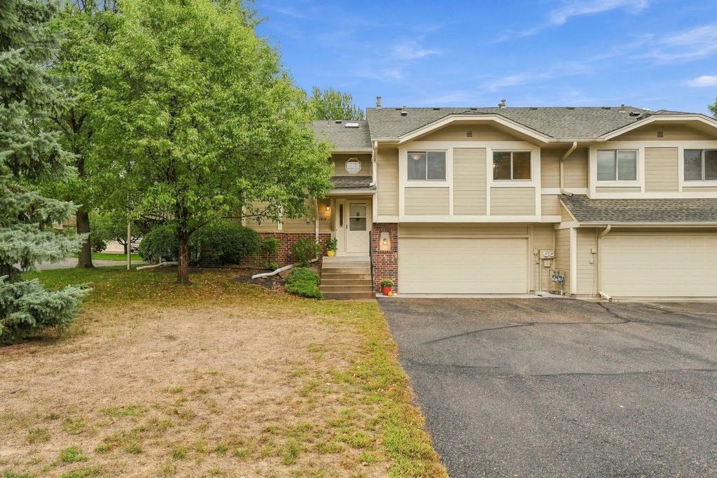 8414 Zinnia Lane N, Maple Grove