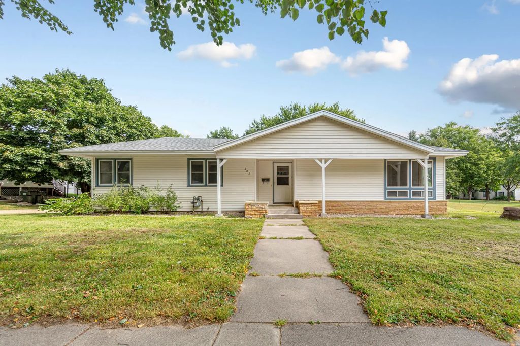 509 College Avenue, St Peter