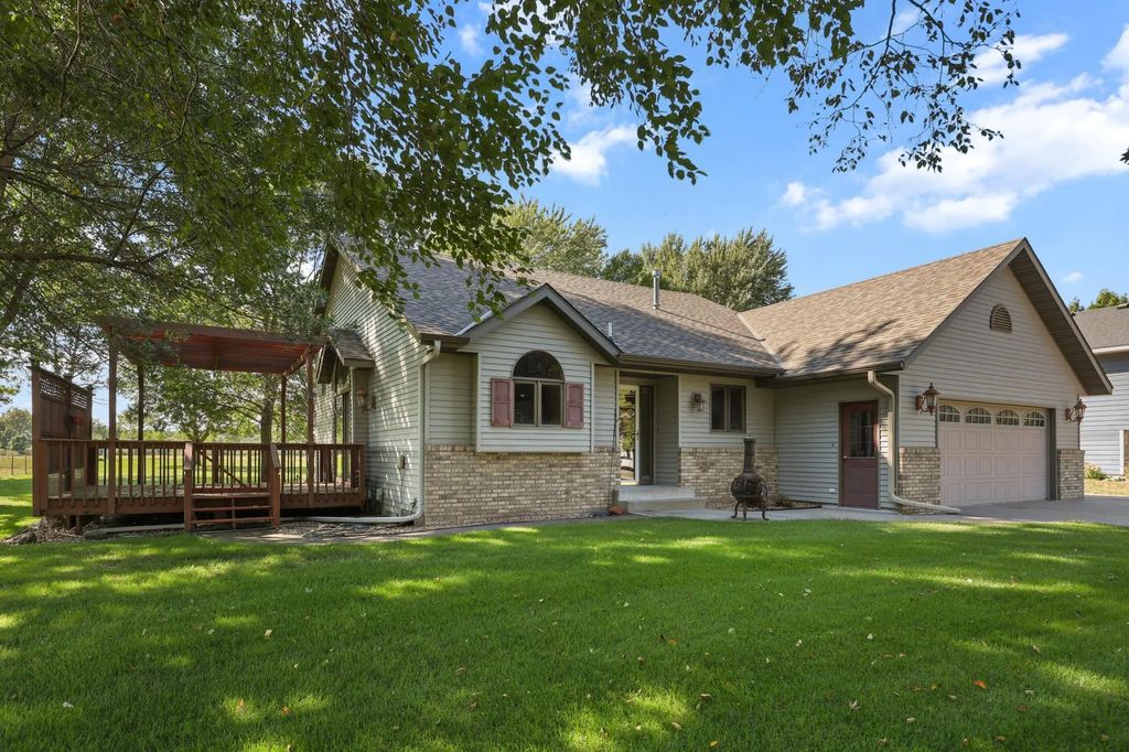 24825 22nd Avenue, Saint Augusta