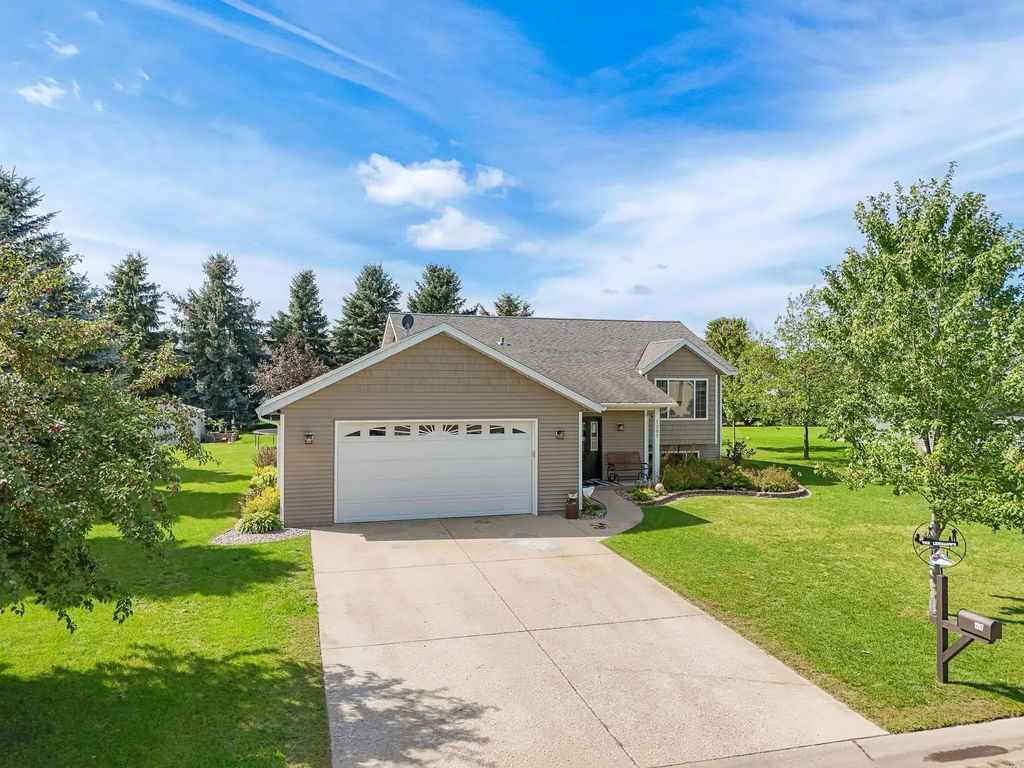 1207 6th Ave Nw, Perham