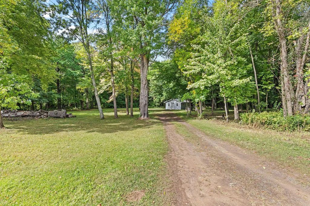 16201 Evergreen Road, Pine City