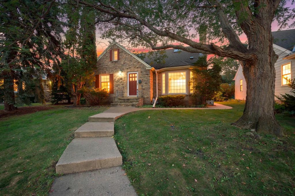 680 Mount Curve Boulevard, Saint Paul