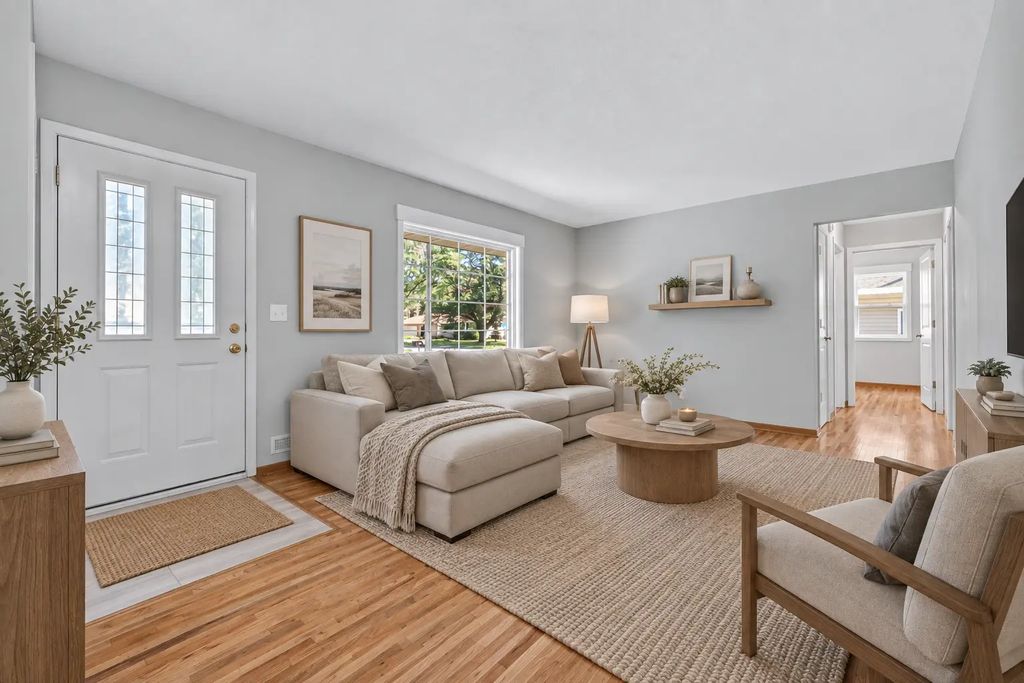 10913 Washington Street Ne, Blaine