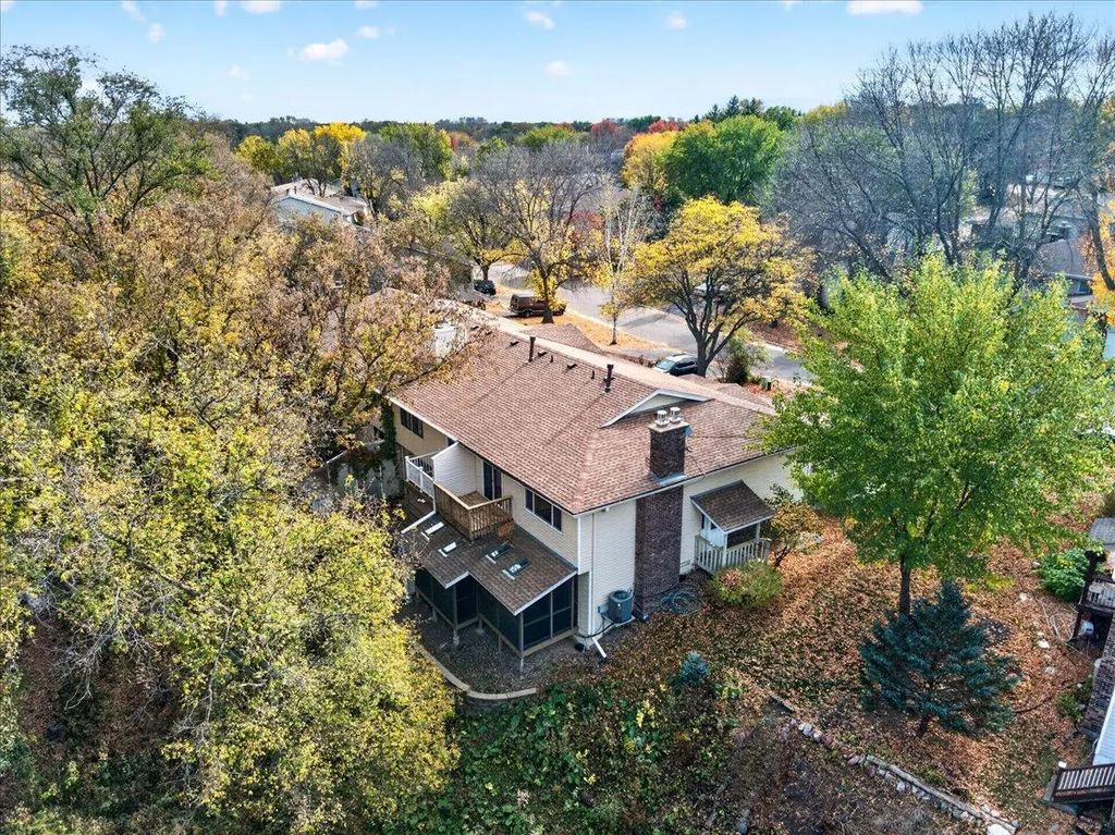 6109 Creek View Trail, Minnetonka
