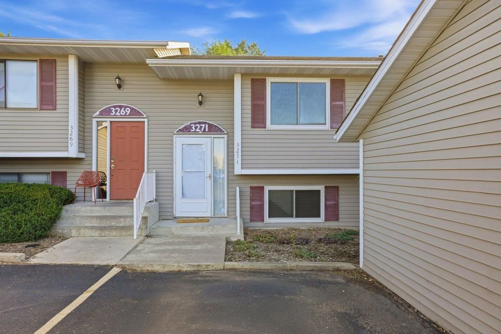 3271 Dodd Lane, Eagan