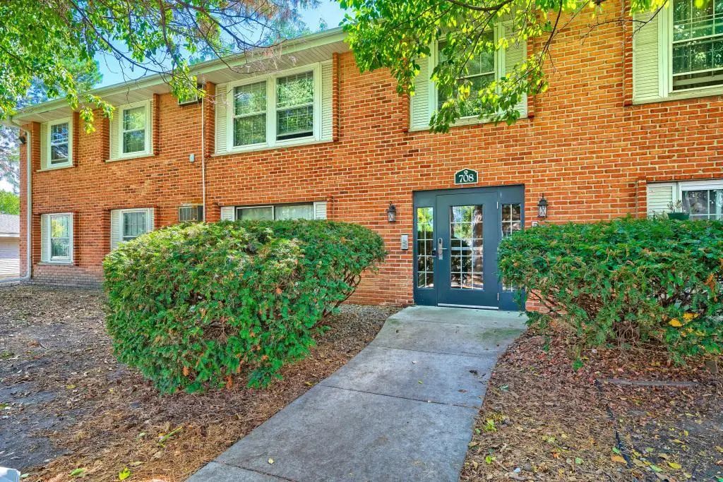 708 Old Settlers Trail 2, Hopkins