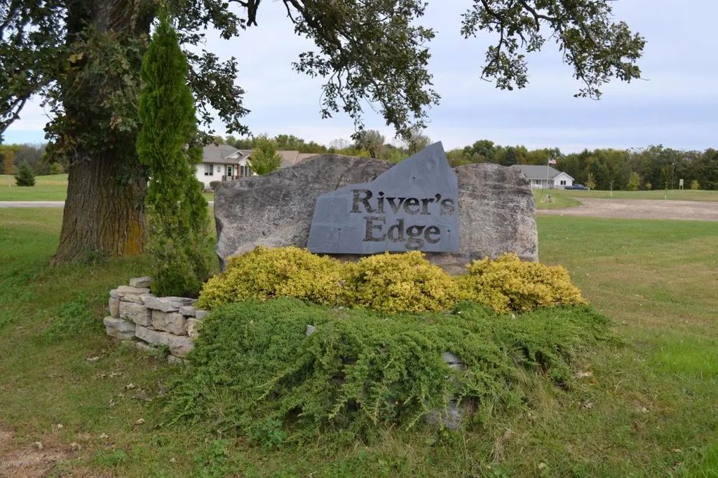 157 Miller Court, Le Roy