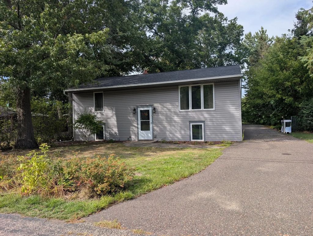 171 Hanson Road, Mahtomedi