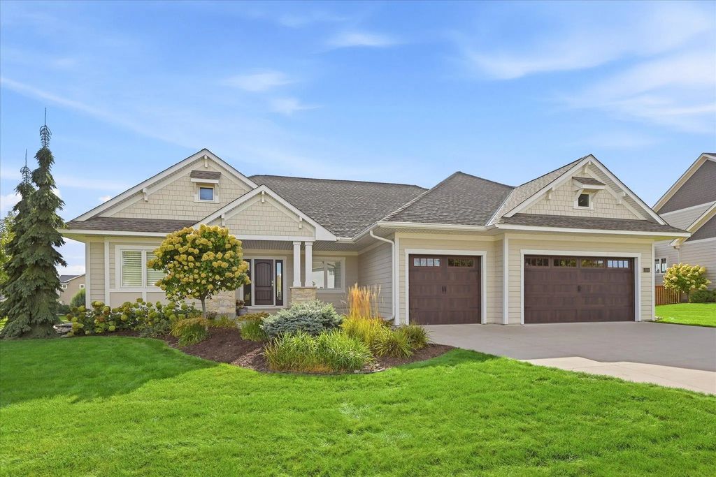 3204 Landon Court, Chaska