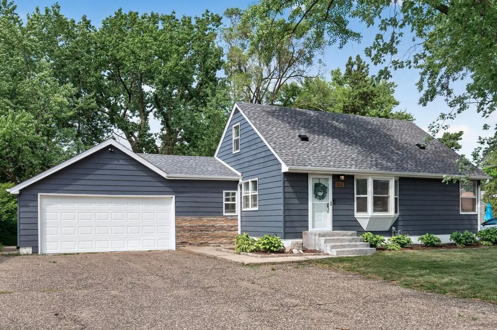 651 County Road B2 W, Roseville