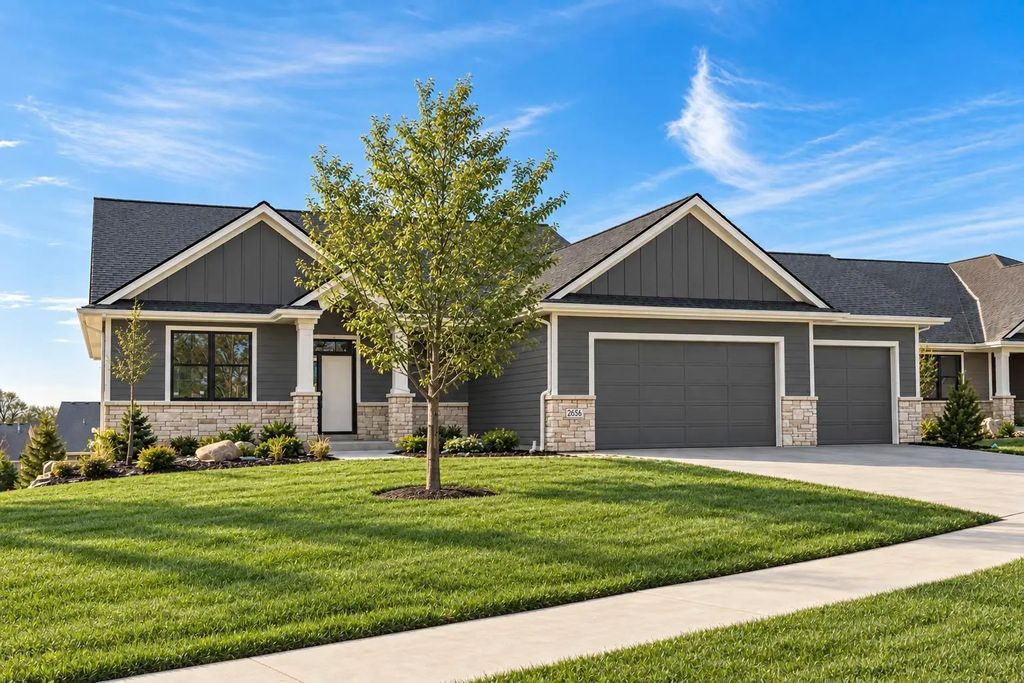 2688 Bentley Drive Sw, Rochester