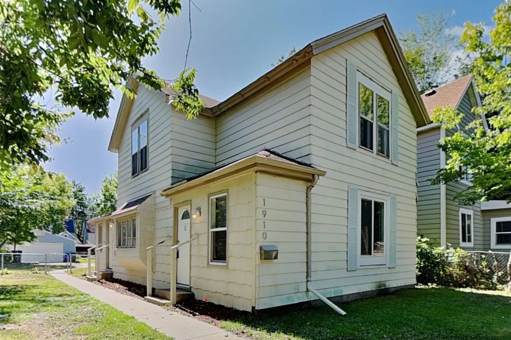 1910 Chelton Avenue W, Saint Paul