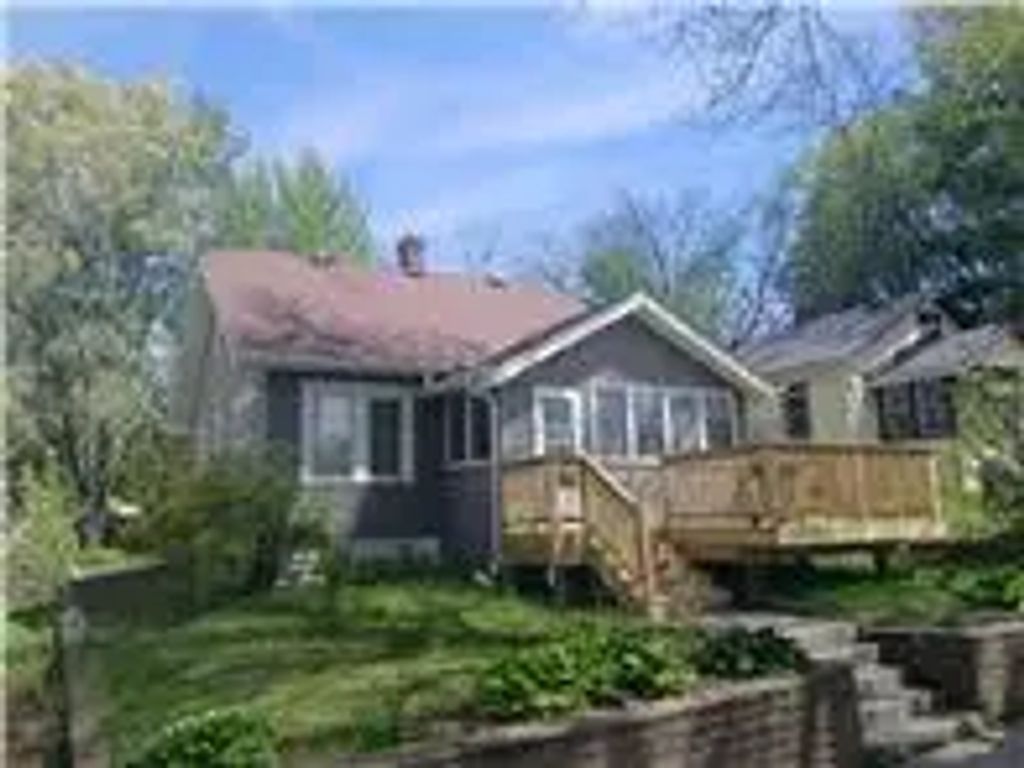 1885 Hawthorne Avenue E, Saint Paul