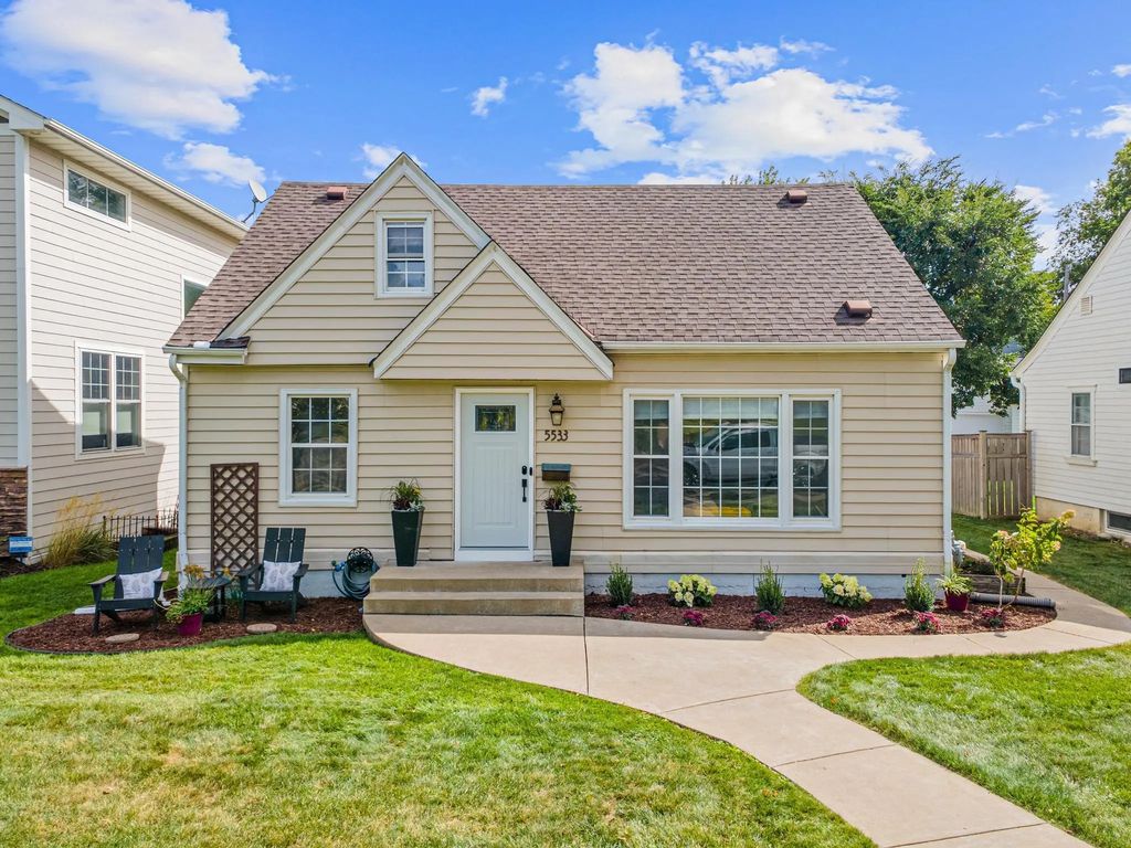 5533 Thomas Avenue S, Minneapolis