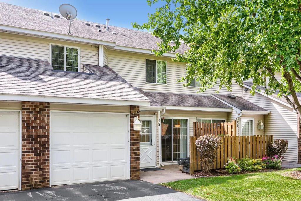 7026 19th Street N 12, Oakdale