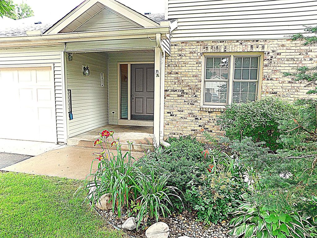 4293 Oakmede Lane 46c, White Bear Lake