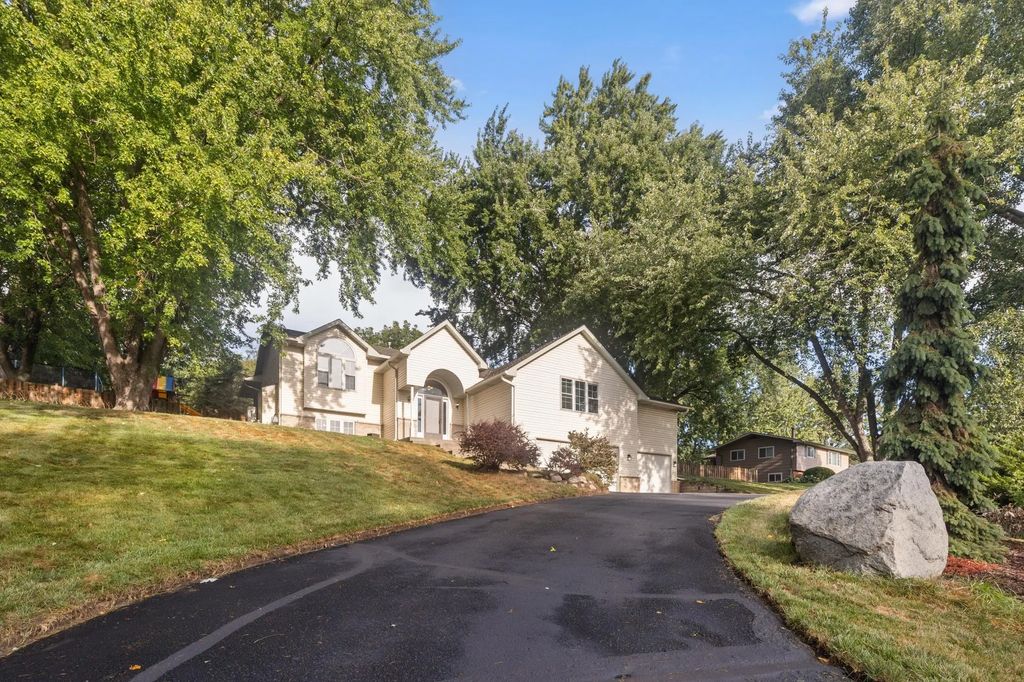 2975 Egan Avenue, Eagan
