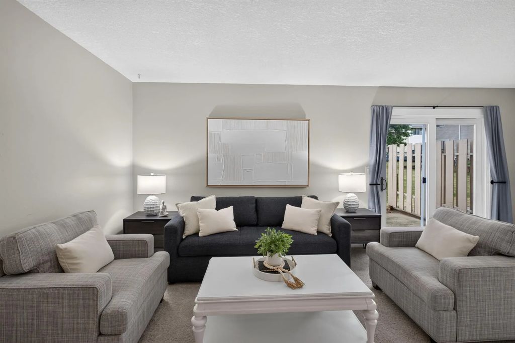 456 Dorland Court S, Maplewood