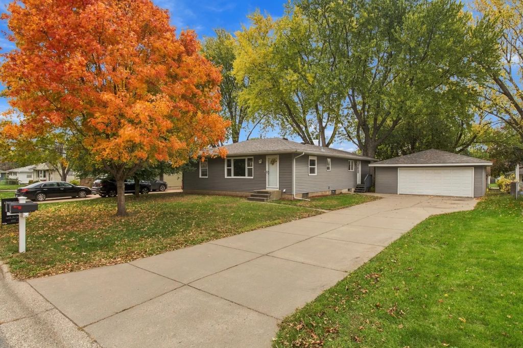 4242 Limestone Drive, Eagan