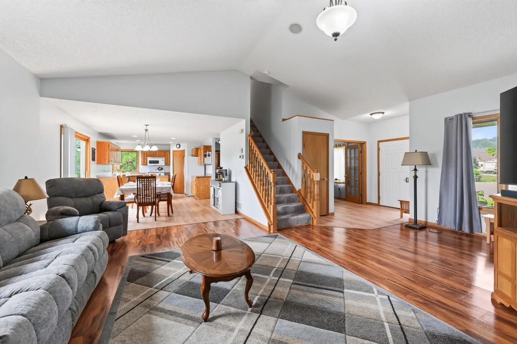 19408 Albany Court Nw, Elk River