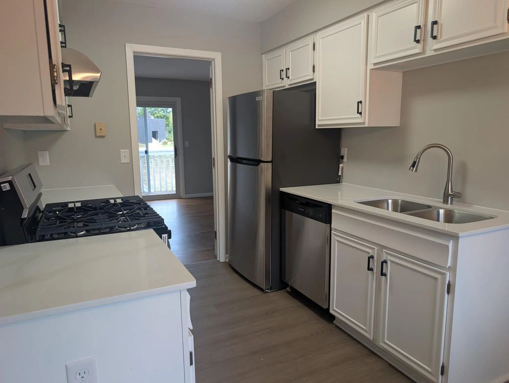 7427 143rd Street Court, Apple Valley